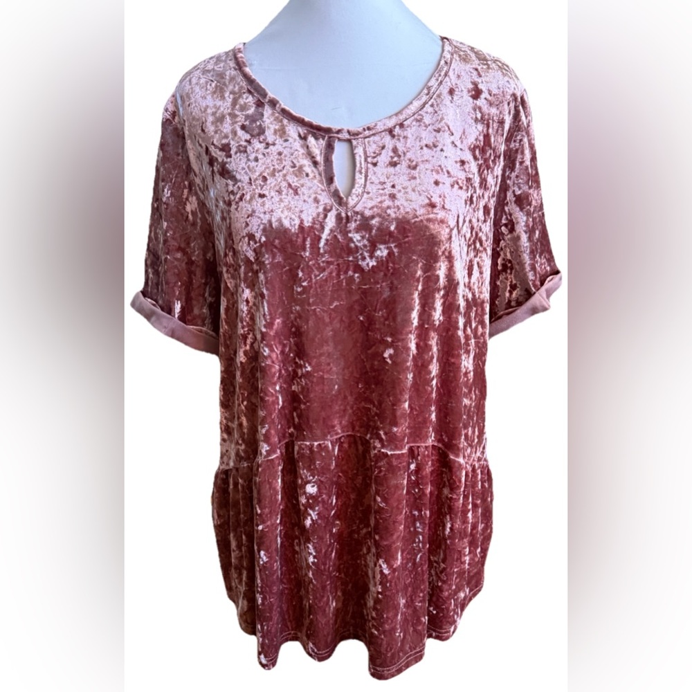 ALTAR’D STATE Pink Crushed Velvet Babydoll Blouse With Keyhole Neckline Small